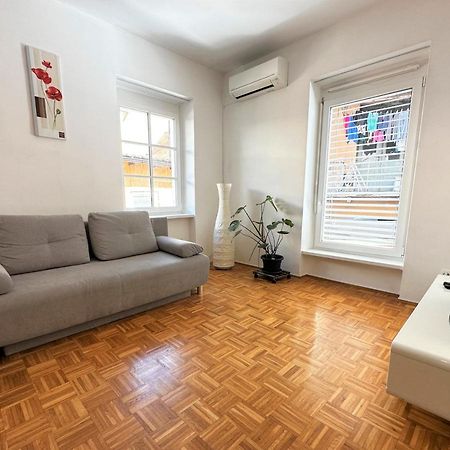 Charming Starry Night Apartment Ljubljana Luaran gambar