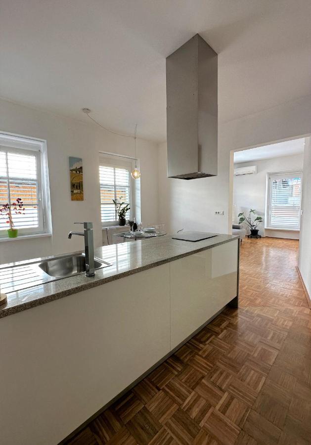 Charming Starry Night Apartment Ljubljana Luaran gambar