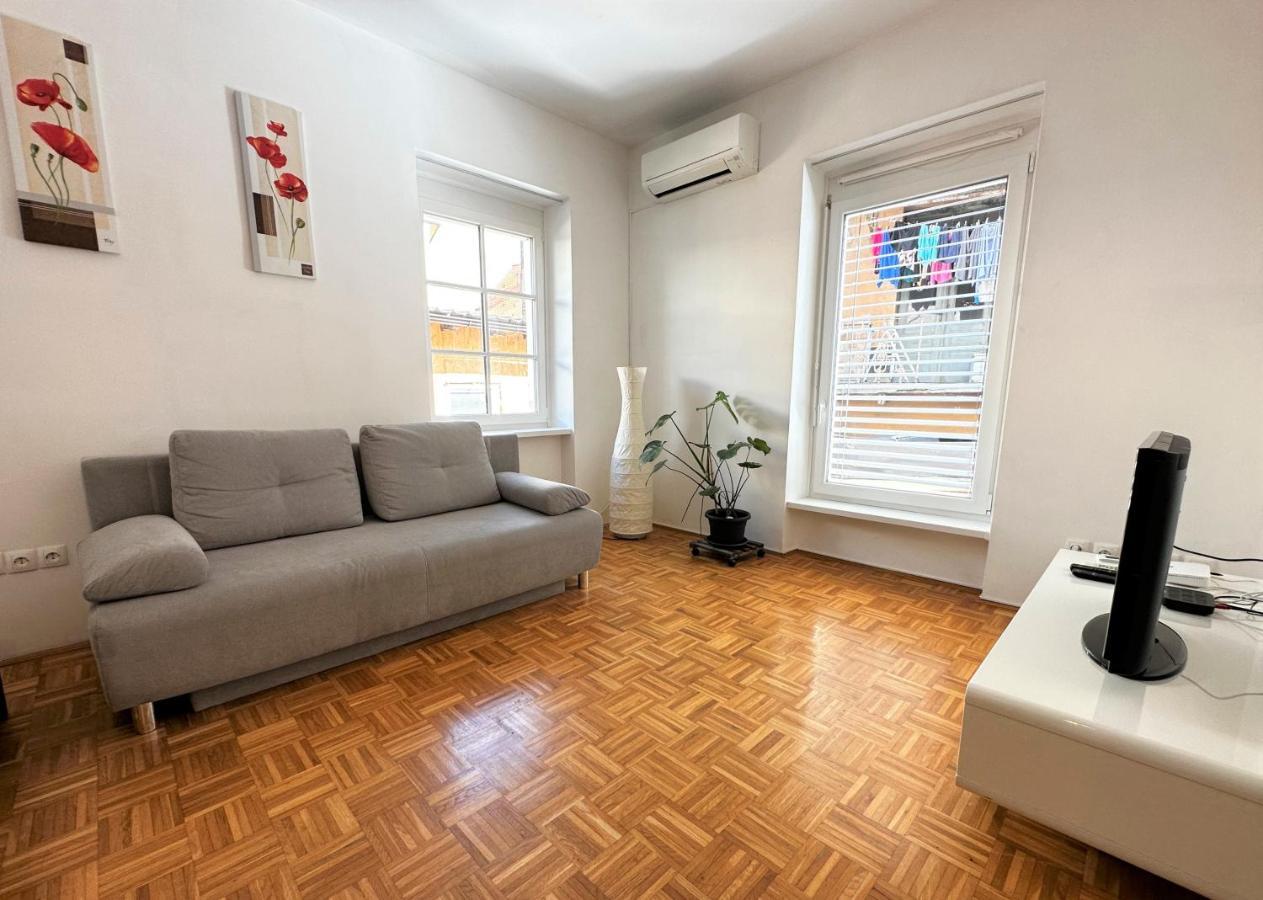 Charming Starry Night Apartment Ljubljana Luaran gambar