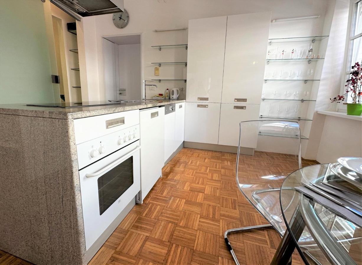 Charming Starry Night Apartment Ljubljana Luaran gambar